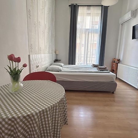 11# Sunflower Cozy Apartment Budapest Eksteriør billede
