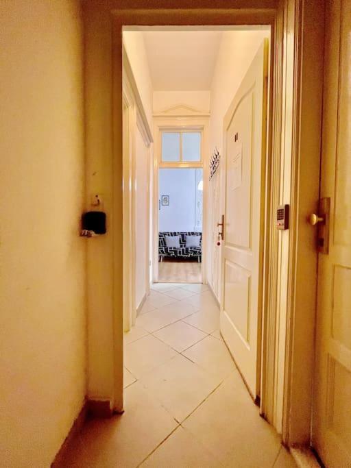 11# Sunflower Cozy Apartment Budapest Eksteriør billede